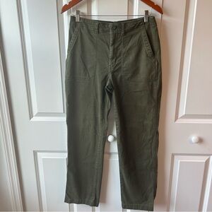 Patagonia Women’s Organic Cotton Utility Pants
Size 6 – Olive Green 🍃‎